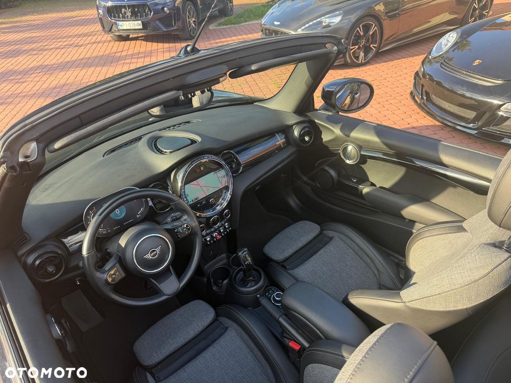 MINI Cooper Anniversary Edition - 12