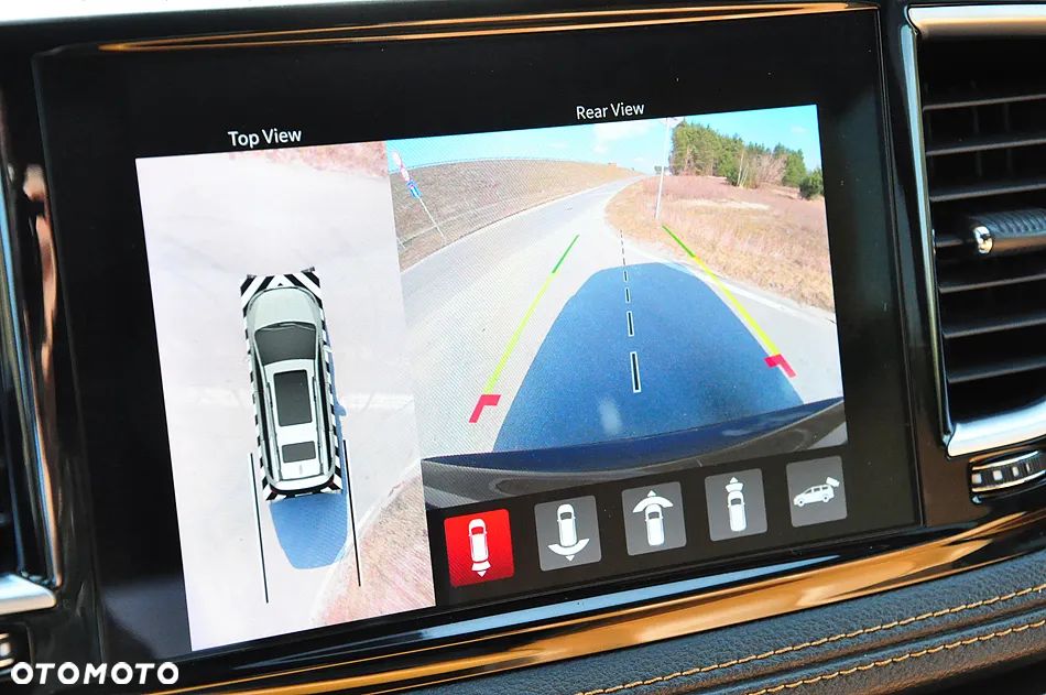 Chrysler Pacifica - 17