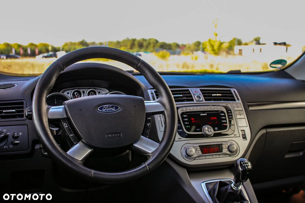 Ford Kuga 2.0 TDCi 4x4 Titanium - 23