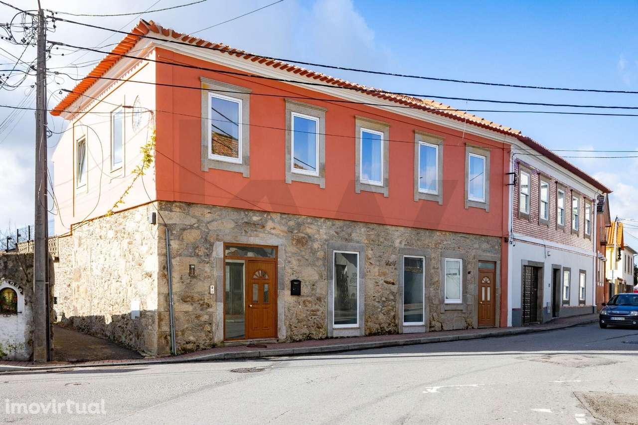 Moradia T3 +1 Geminada  renovada com charme histórico ( 1937) ,  T2 + - Grande imagem: 2/45