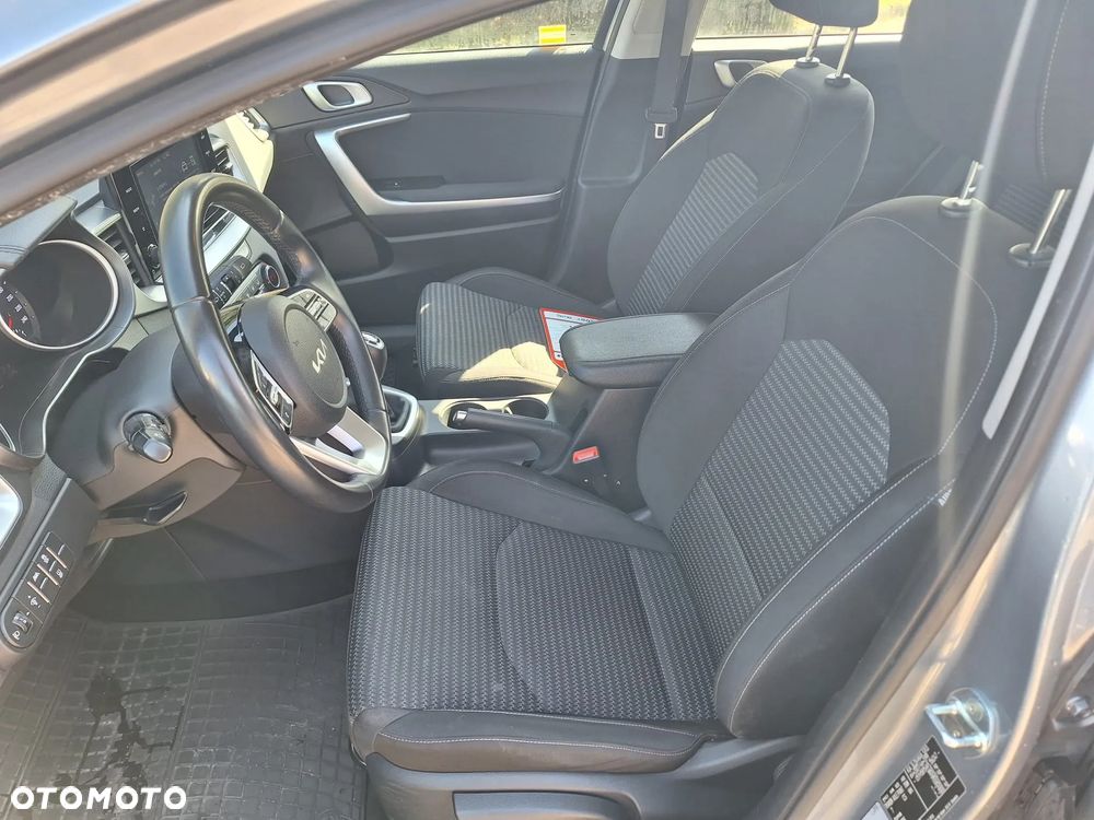 Kia Ceed 1.5 T-GDI M - 13