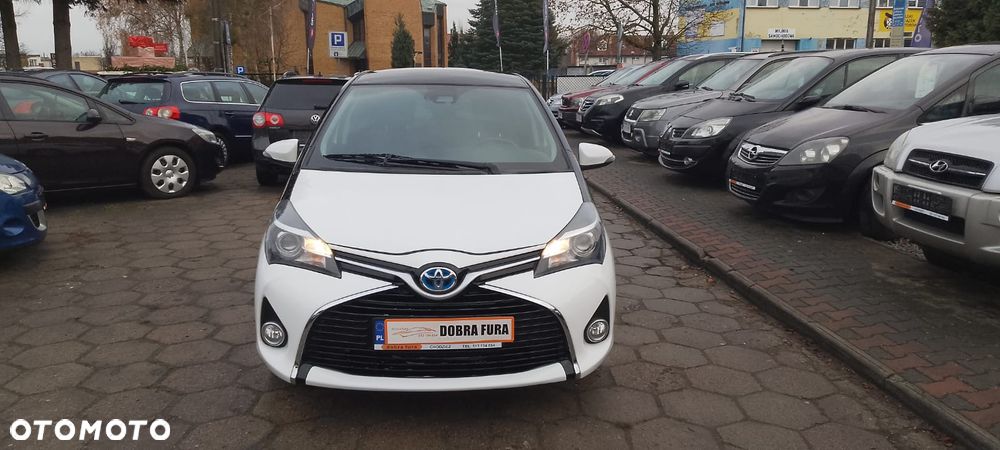 Toyota Yaris Hybrid 100 Terra - 27