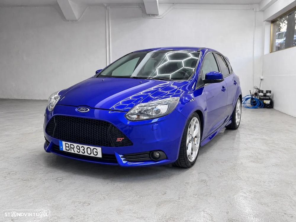 Ford Focus 2.0 EcoBoost ST c/ Pack Pele Desportiva - 1