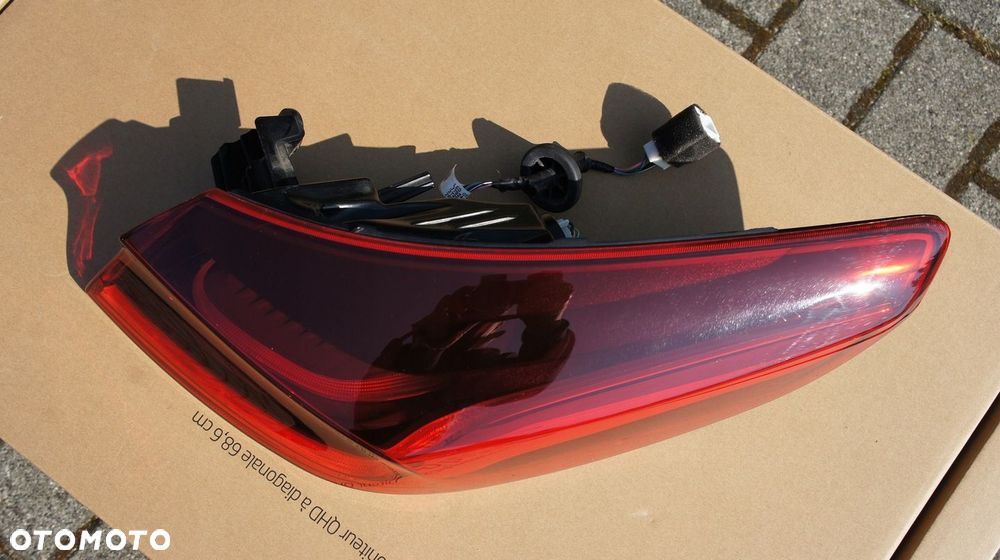 TYLNA PRAWA LAMPA KIA XCEED X CEED LED - 3