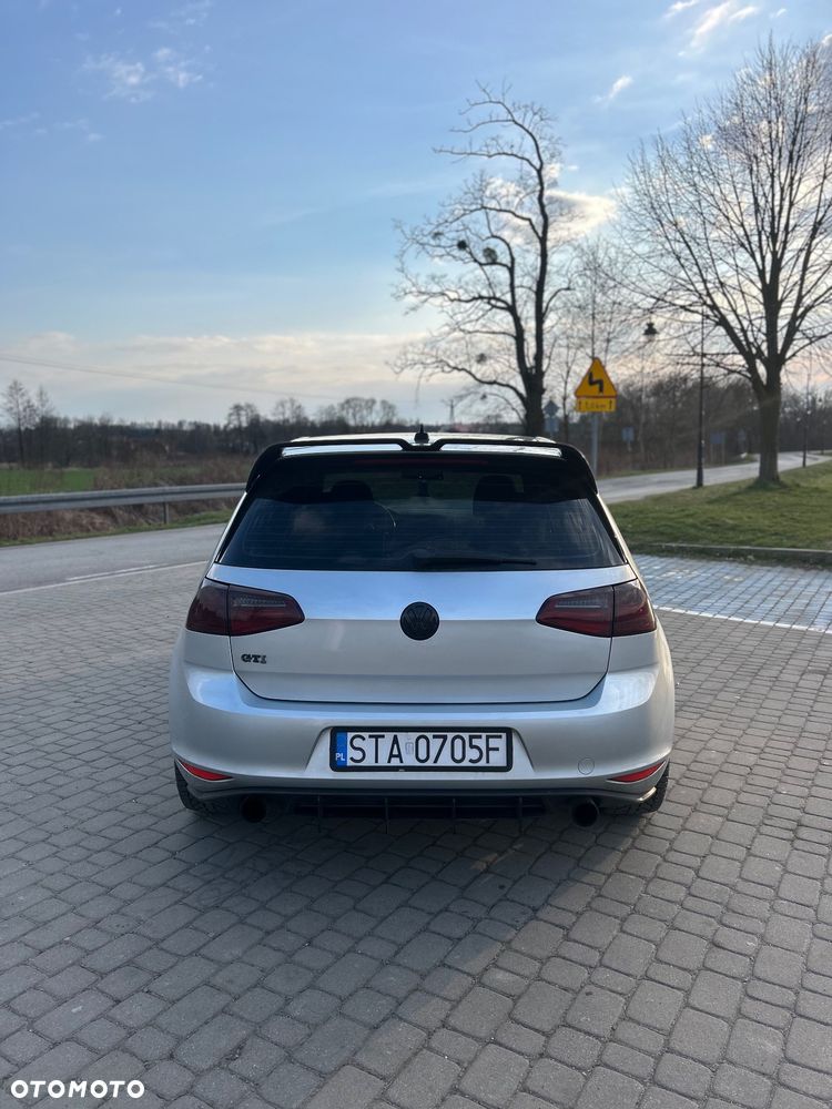 Volkswagen Golf GTI (BlueMotion Technology) DSG - 2