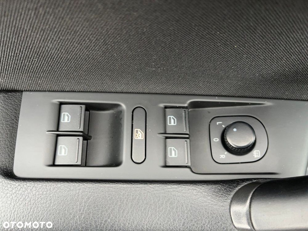 Volkswagen Passat - 11