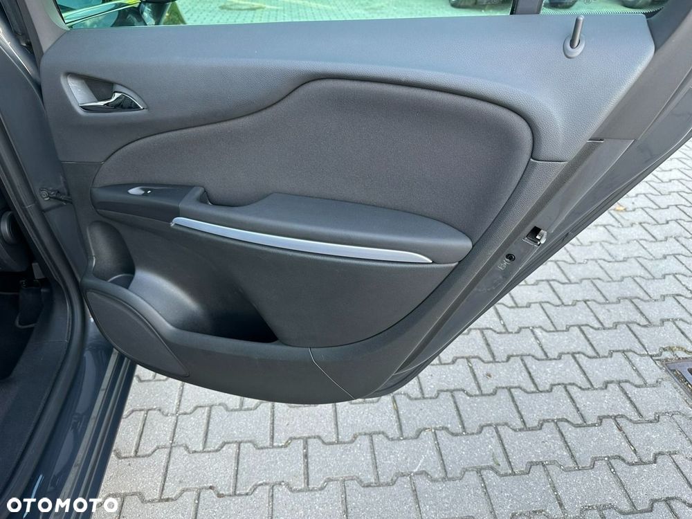 Opel Zafira - 16
