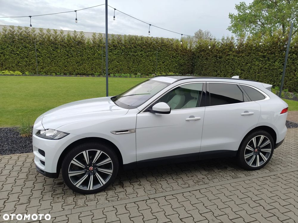 Jaguar F-Pace 25t AWD Portfolio - 3