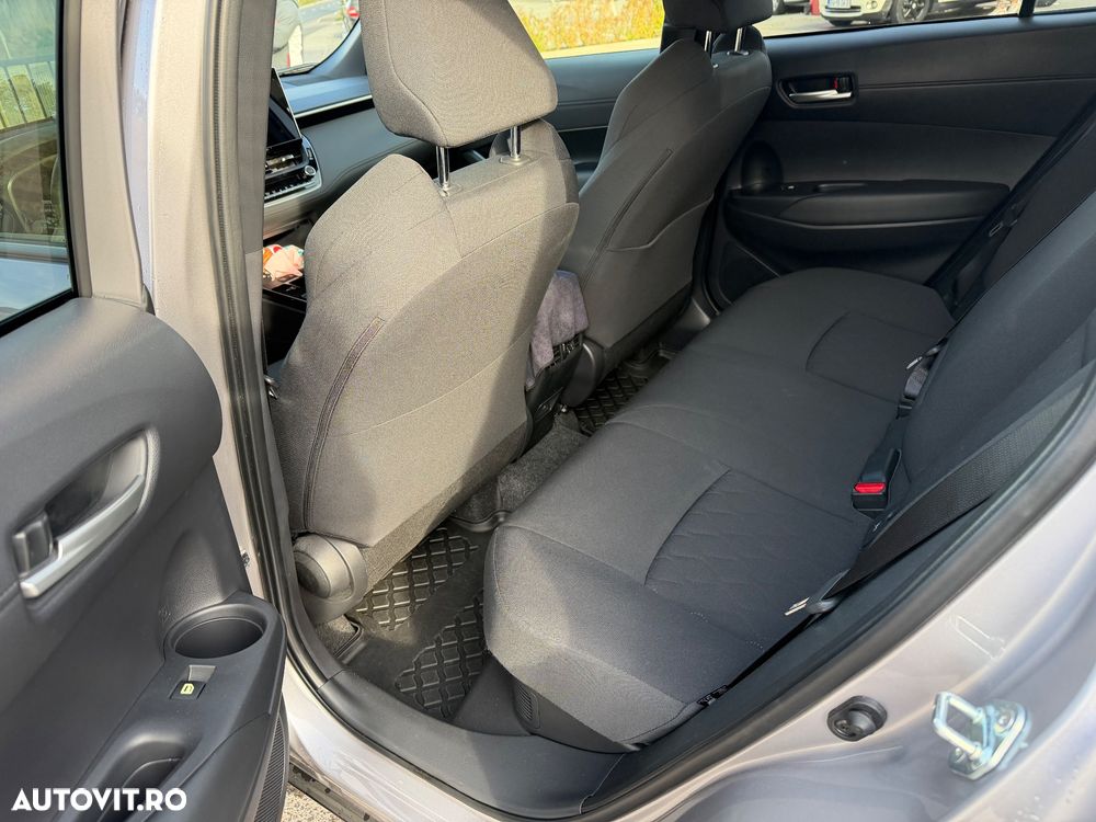 Toyota Corolla - 10