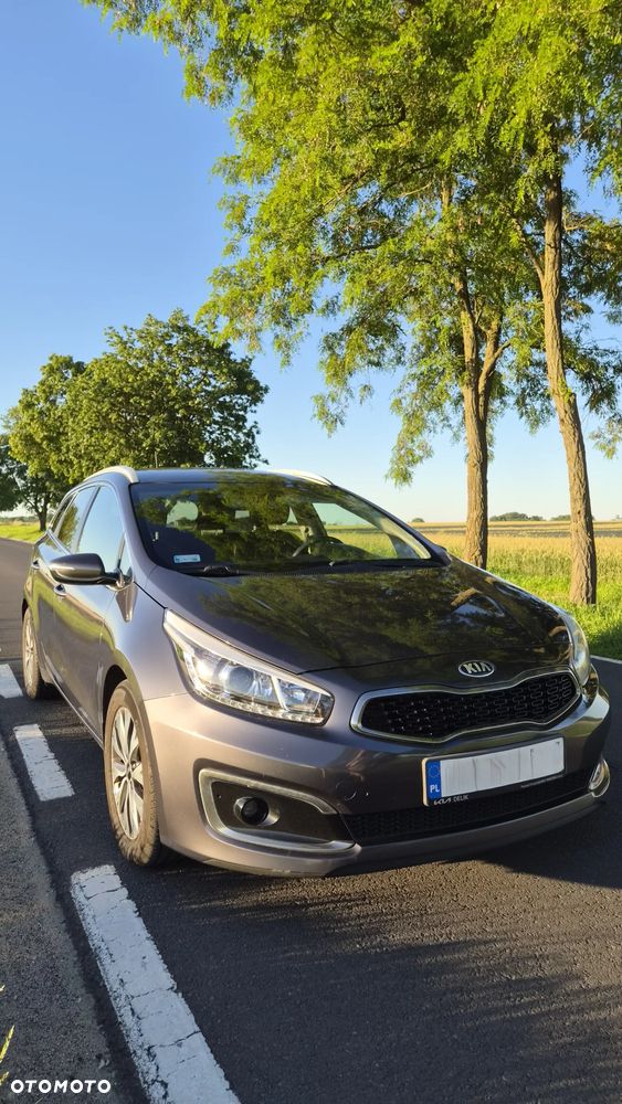 Kia Ceed - 4