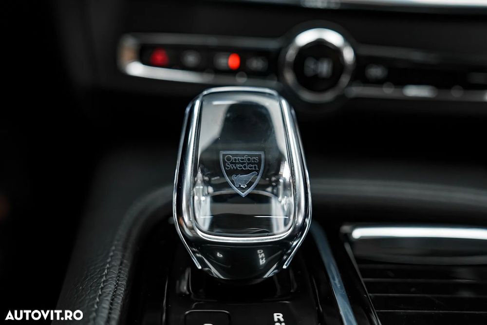 Volvo S90 T8 Recharge AWD Geartronic Inscription - 40