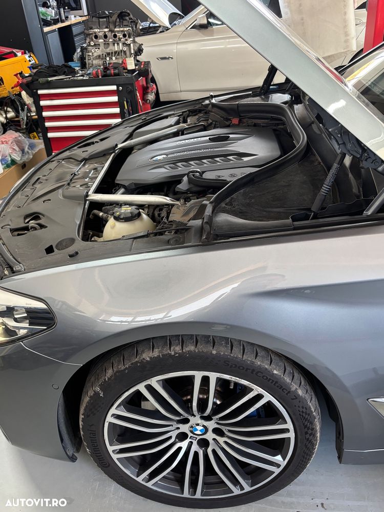BMW Seria 5 530d xDrive AT - 8