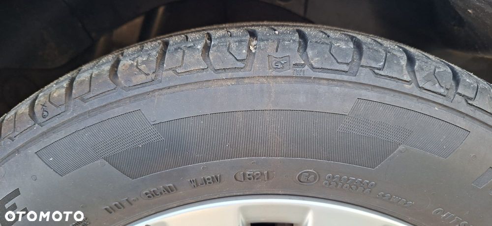 Kia Rio 1.2 Attract - 32