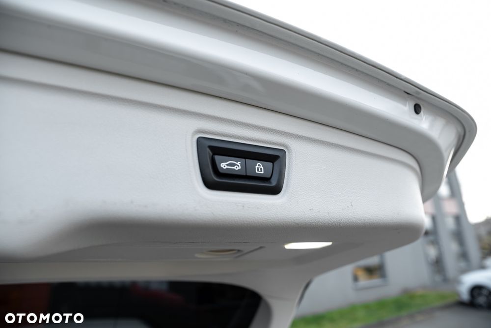 BMW Seria 3 330d xDrive - 21