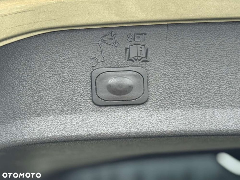 Ford Kuga - 30