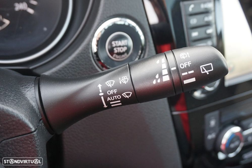 Nissan Qashqai 1.6 dCi Xtronic N-Connecta - 39