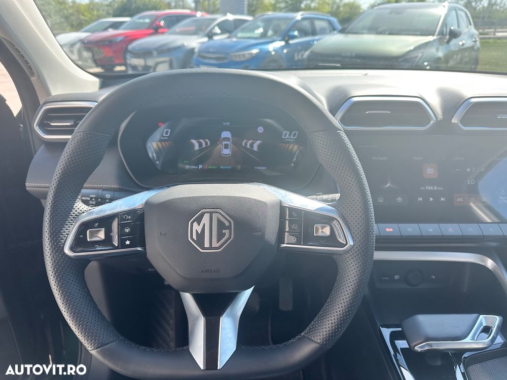 MG ZS HEV 1.5 GSI AT Exclusive - 13