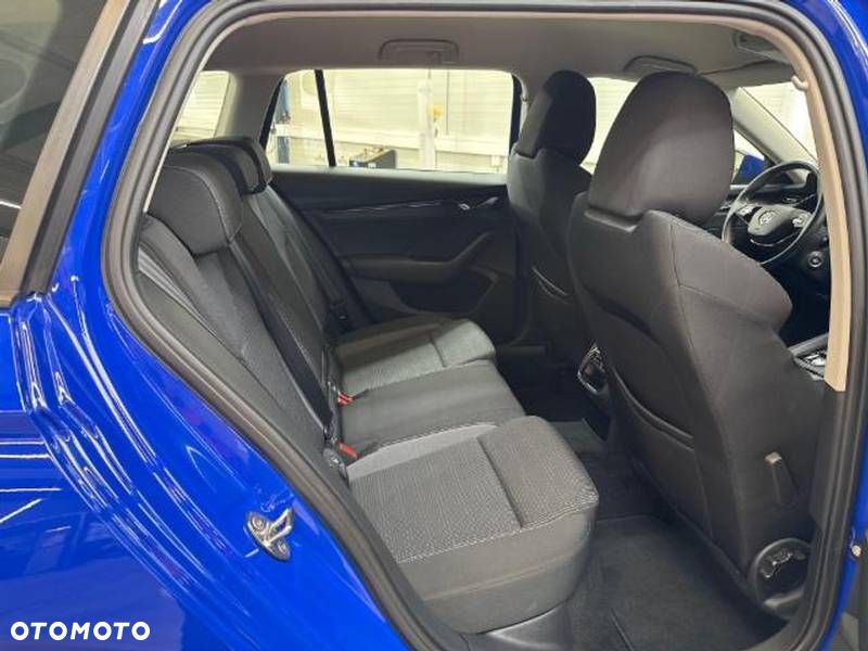 Skoda Octavia 2.0 TDI DSG Ambition - 10