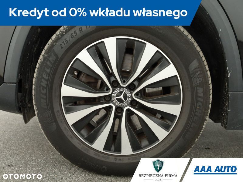 Mercedes-Benz GLA - 13