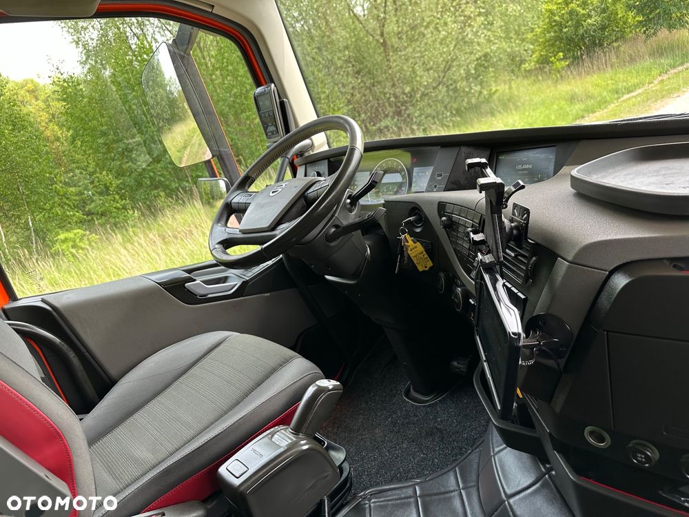 Volvo FH 500 8X2 WYWROTKA DO ZBOZA Z POMPA SAMOZALADOWCZA - 19