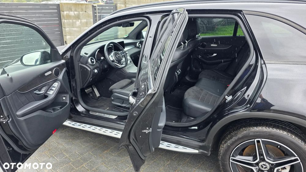 Mercedes-Benz GLC 300 d 4Matic 9G-TRONIC AMG Line - 9