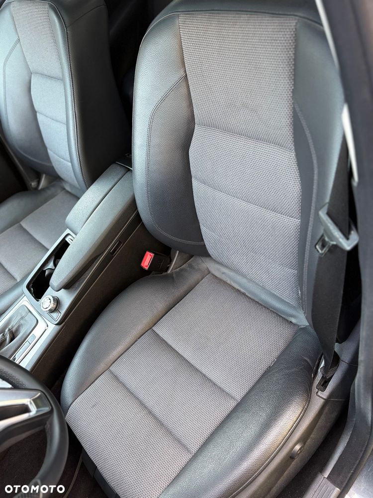 Mercedes-Benz Klasa C 220 T CDI DPF Automatik BlueEFFICIENCY Avantgarde - 16