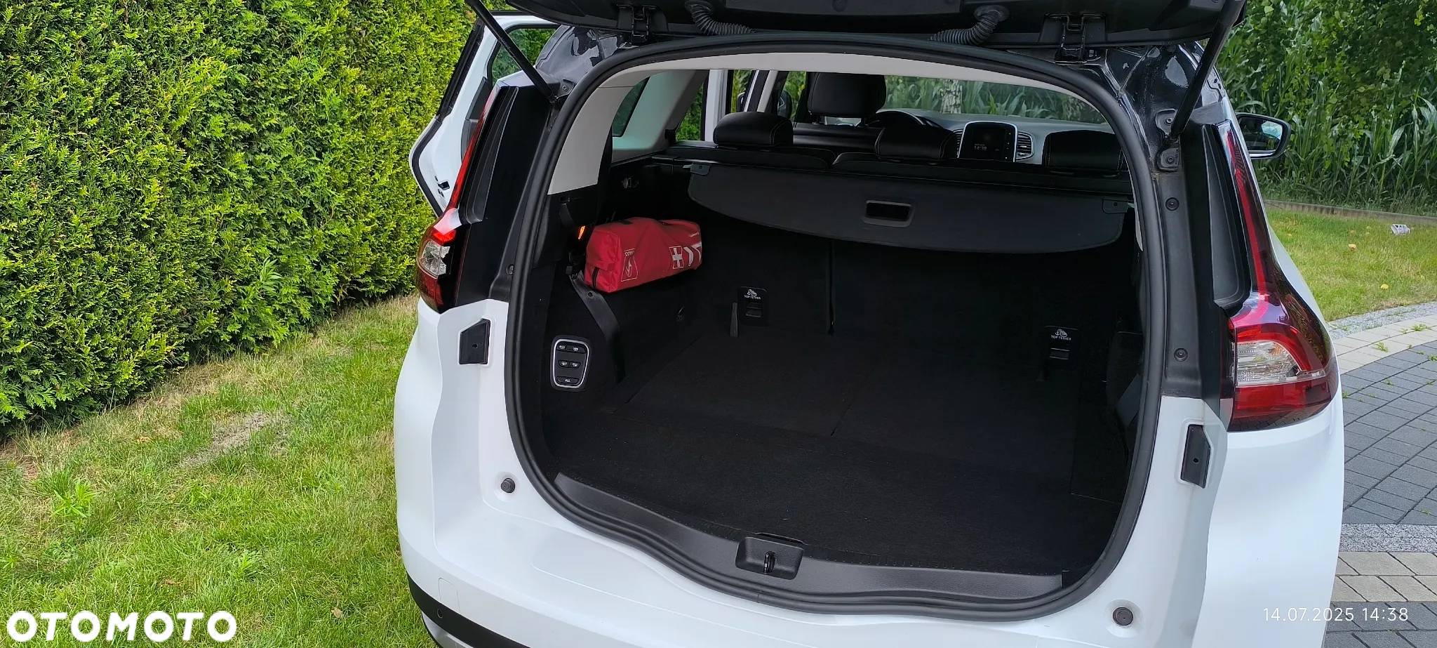 Renault Grand Scenic - 18