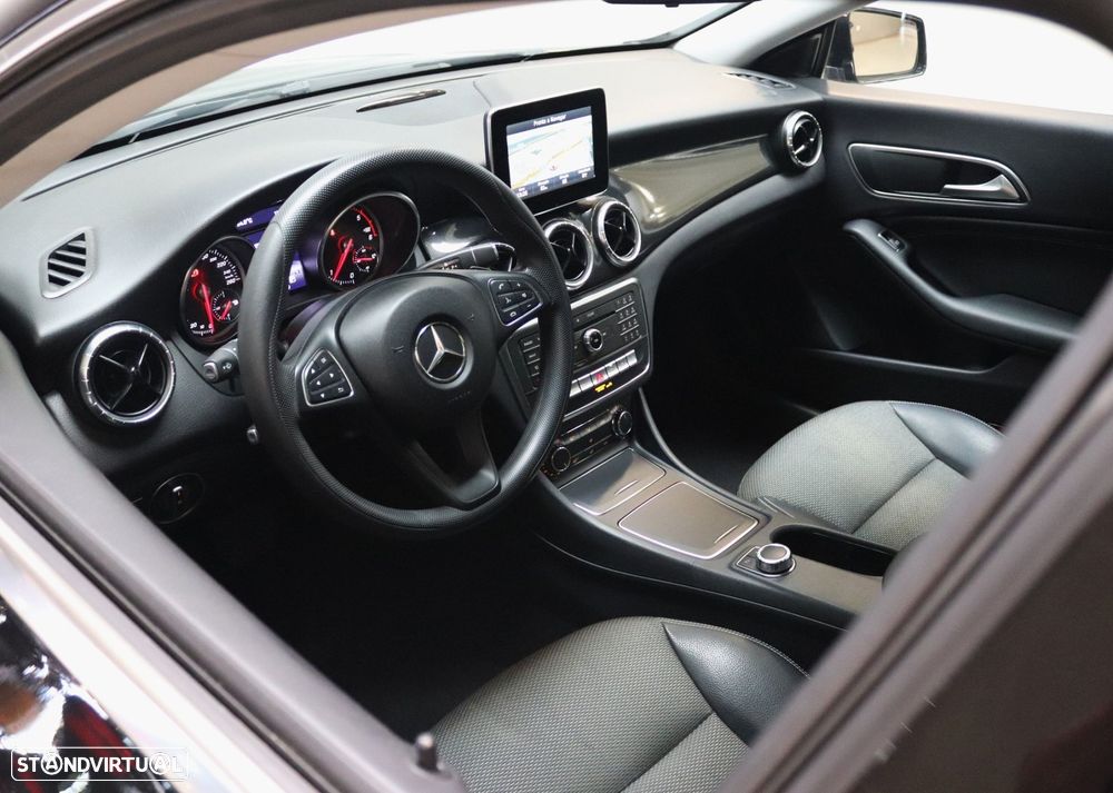 Mercedes-Benz CLA 180 d Shooting Brake Aut. - 9