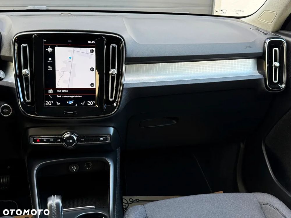 Volvo XC 40 B4 B AWD Geartronic Momentum Pro - 15