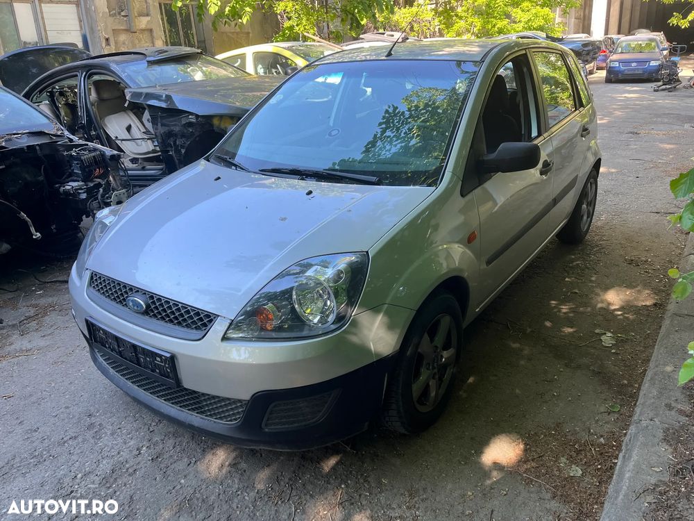 Dezmembrez Ford Fiesta MK5 facelift 2007 gri argintiu 1,4 TDCI 50KW cod culoare 62 - 4