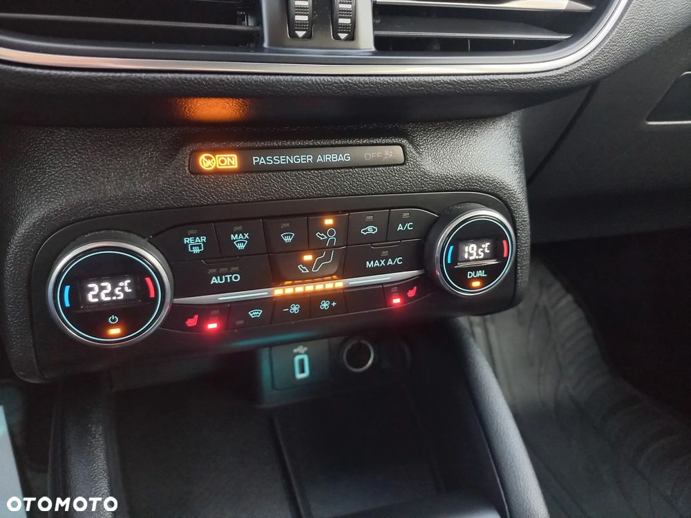 Ford Focus 1.5 EcoBlue STart-Stopp-System TITANIUM - 33