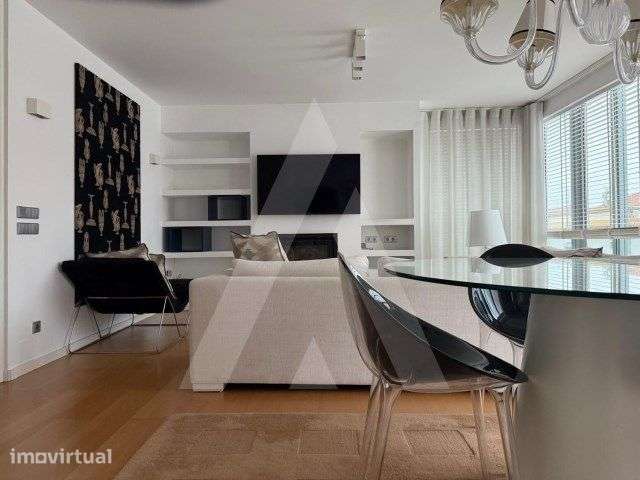 Apartamento T3 Duplex, semi-mobilado, localizado no centro de Aveiro - Grande imagem: 3/16