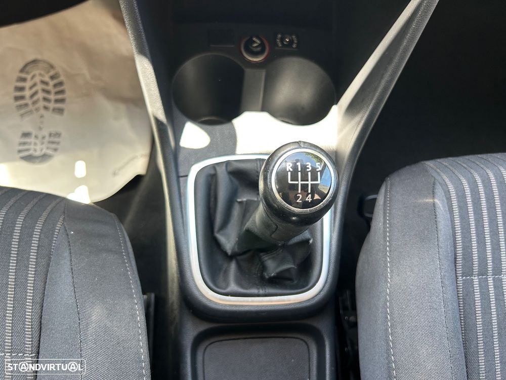 VW Polo 1.6 TDI Street BlueMotion - 12