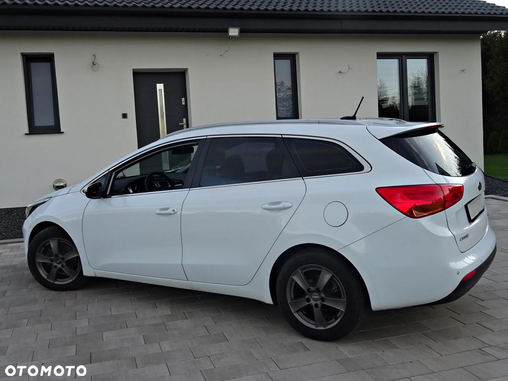 Kia Ceed - 27