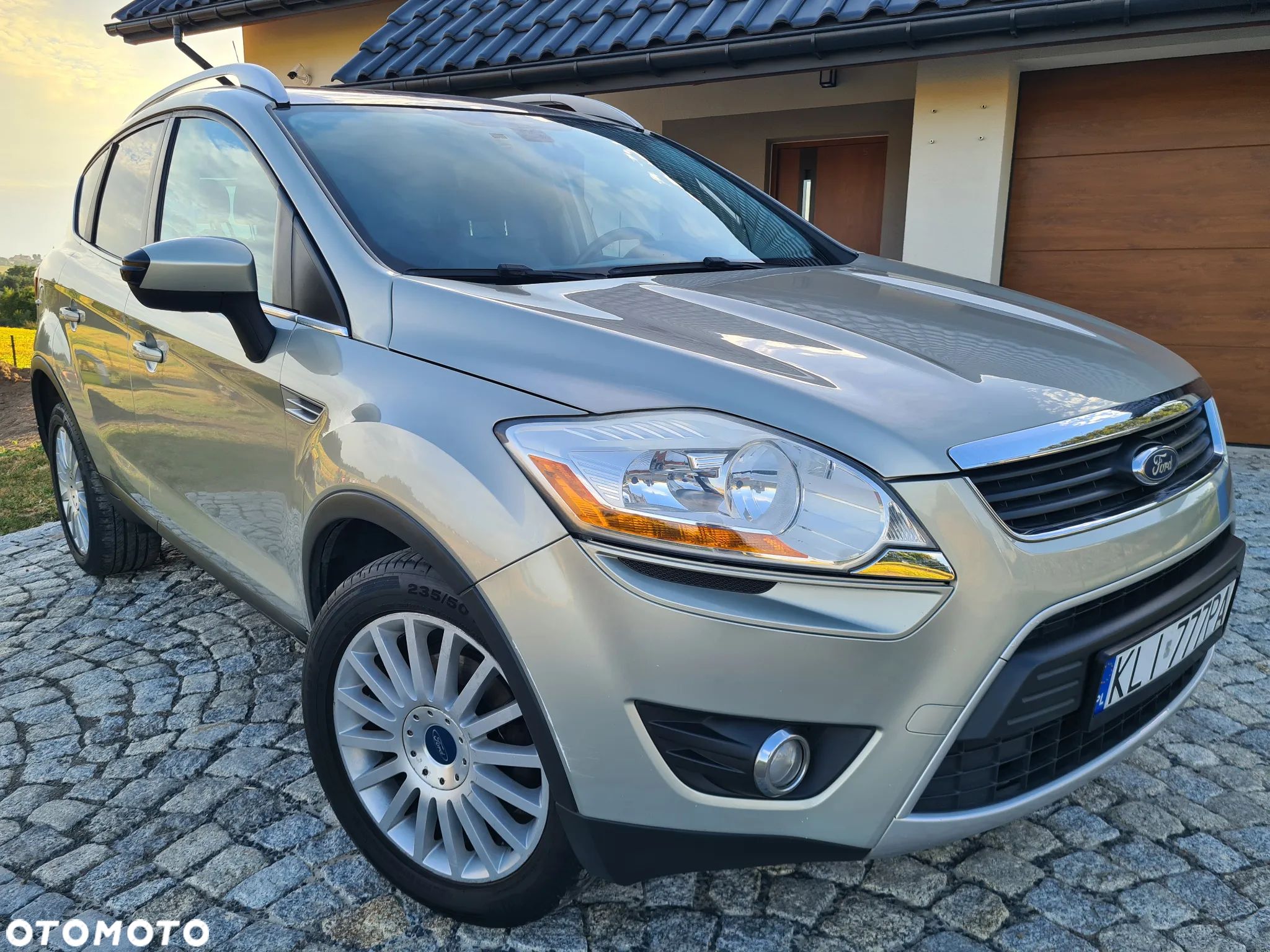 Ford Kuga 2.0 TDCi 4x4 Titanium - 1