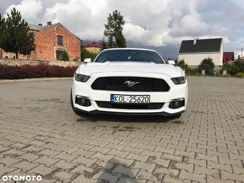 Ford Mustang - 4