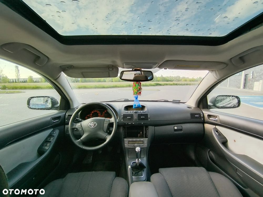 Toyota Avensis 2.0 VVT-i Executive - 11