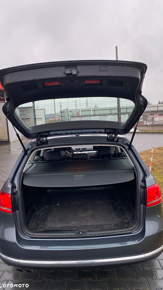Volkswagen Passat - 12