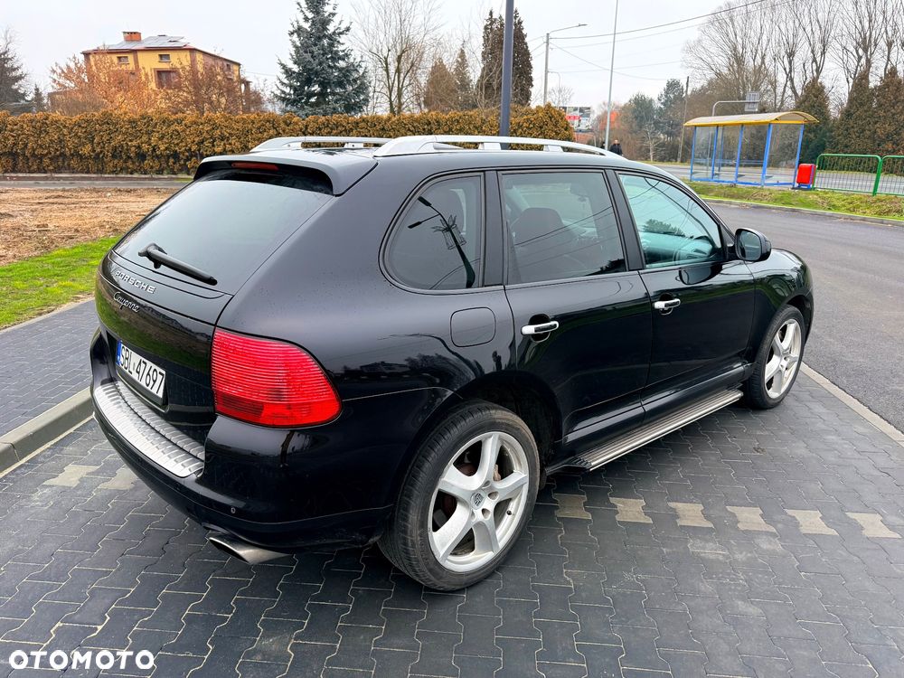 Porsche Cayenne - 4