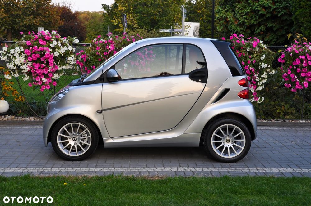 Smart Fortwo 2010 photo 2