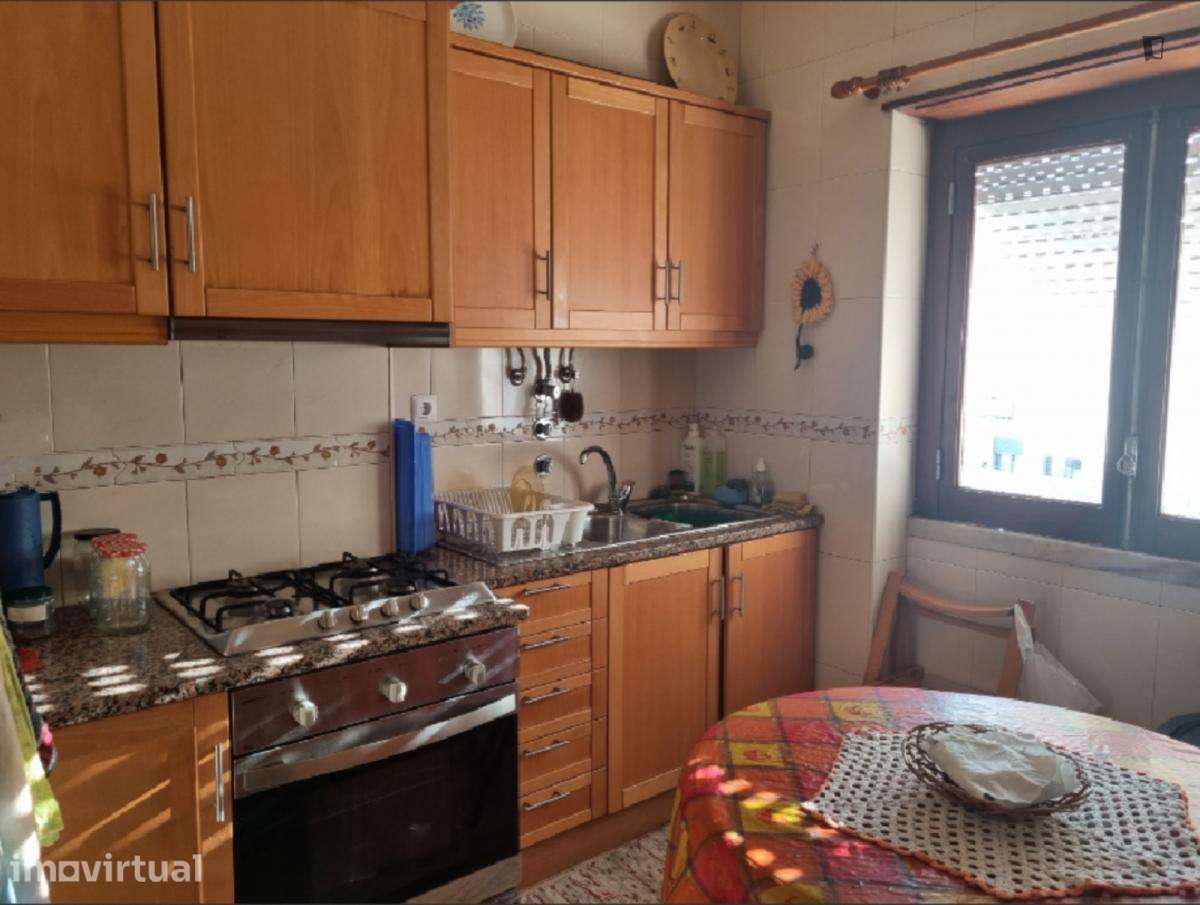 Quarto - localizado em Xabregas Lisbon - Grande imagem: 5/9