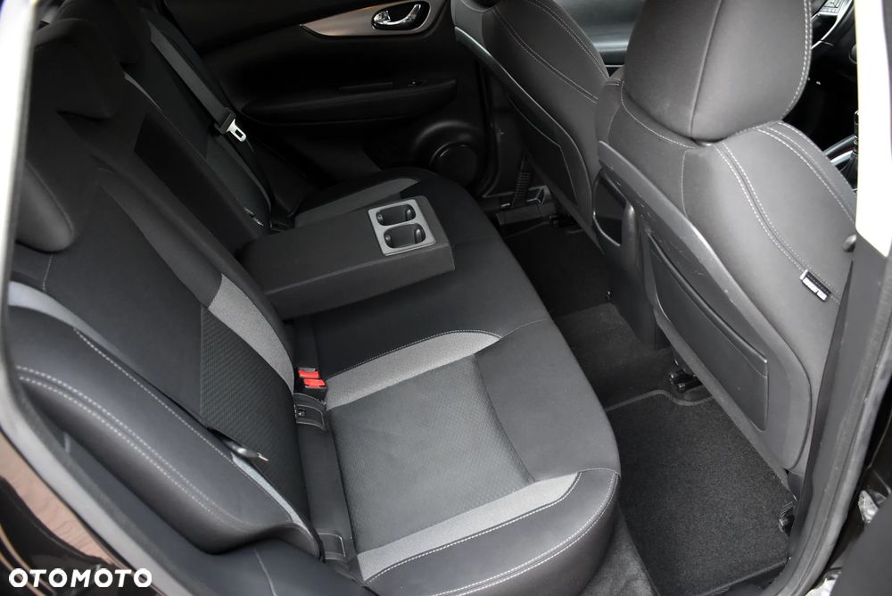 Nissan Qashqai 1.3 DIG-T N-Connecta - 28