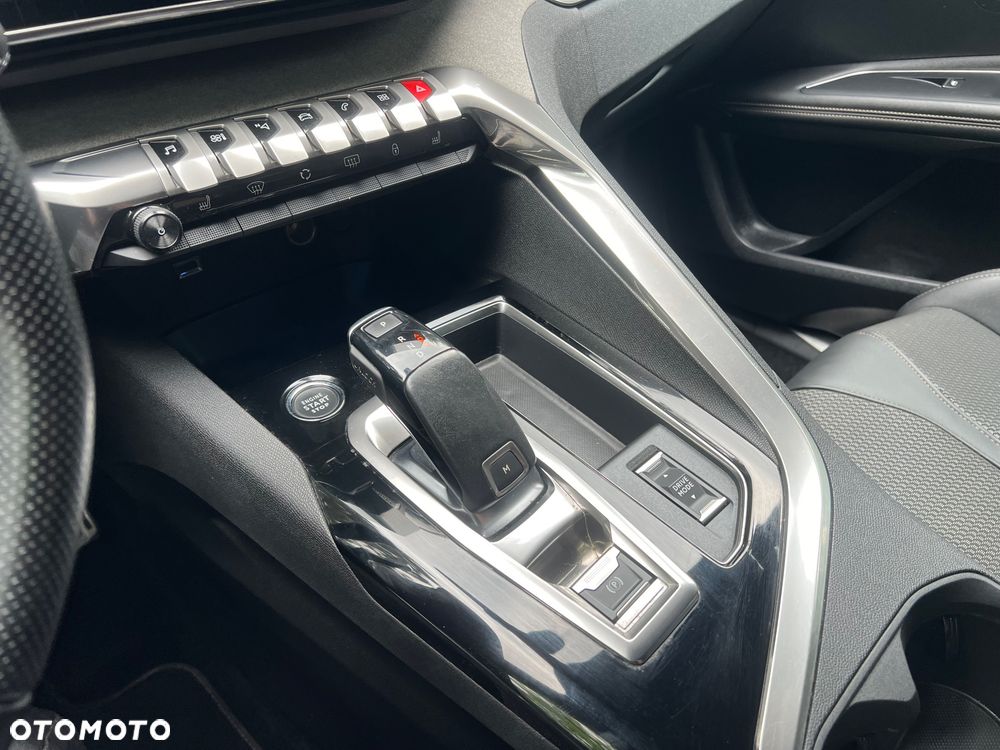 Peugeot 3008 1.2 PureTech GT Pack S&S EAT8 - 17