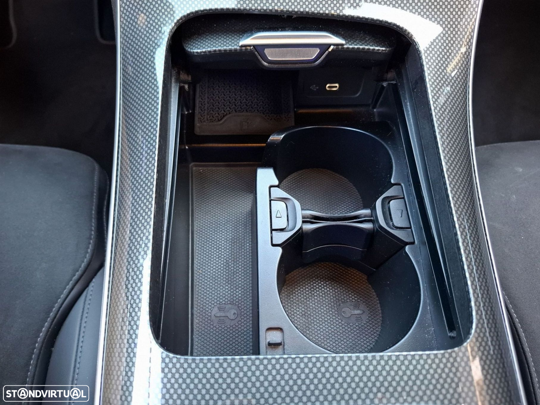 Mercedes-Benz C 300 e AMG Line - 21