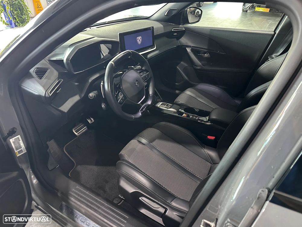 Peugeot 2008 1.2 PureTech GT EAT8 - 8