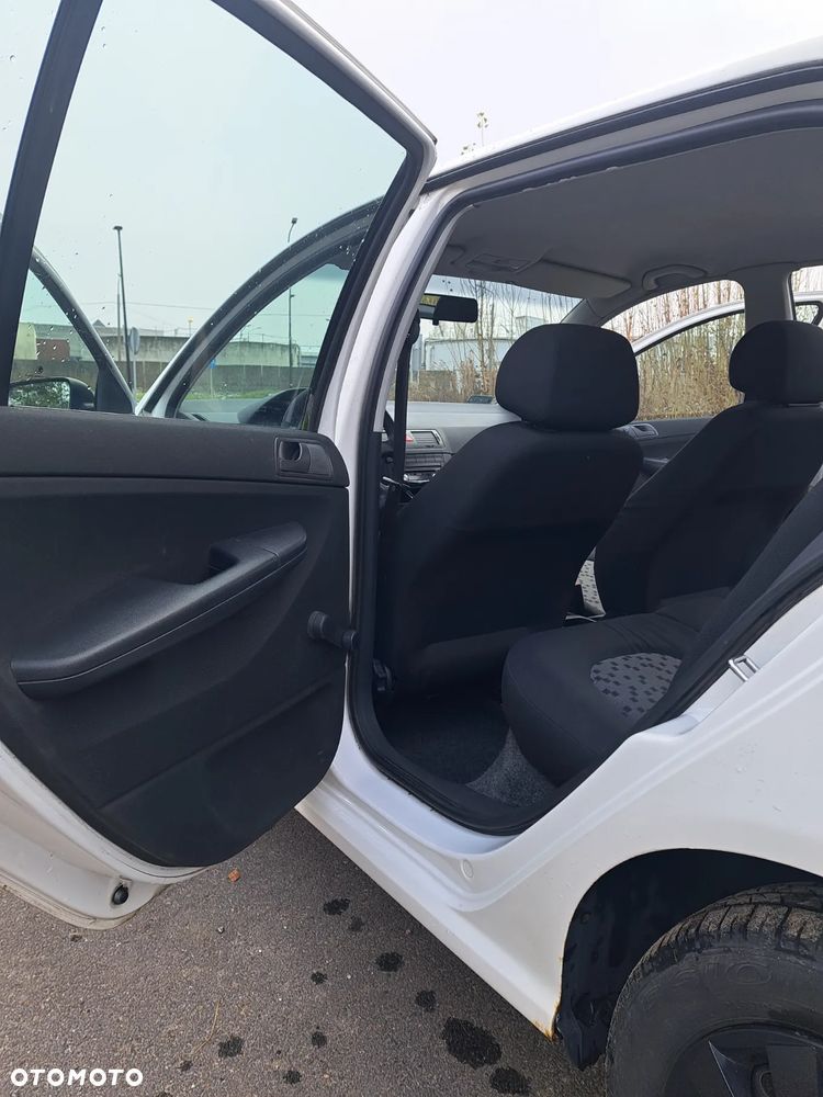 Skoda Fabia 1.4 16V Active - 14