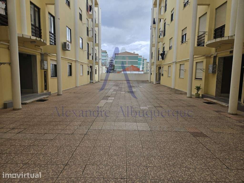 Apartamento T3 com Terraço de 80 m² e Parqueamento Privativo - Grande imagem: 2/18