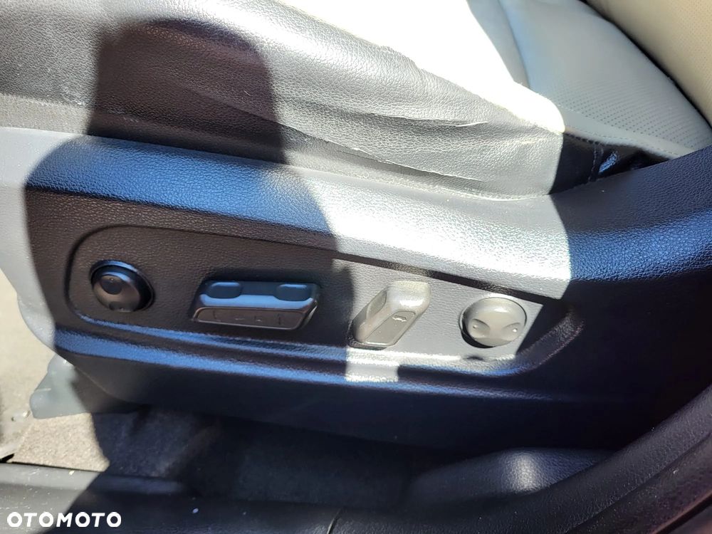 Kia Carens 1.7 CRDi Spirit - 33