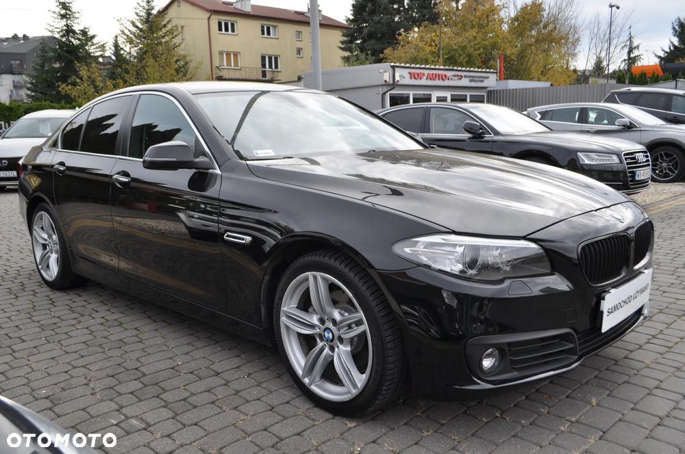 BMW Seria 5 528i xDrive Sport-Aut Modern Line - 7
