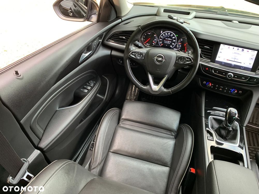 Opel Insignia - 35